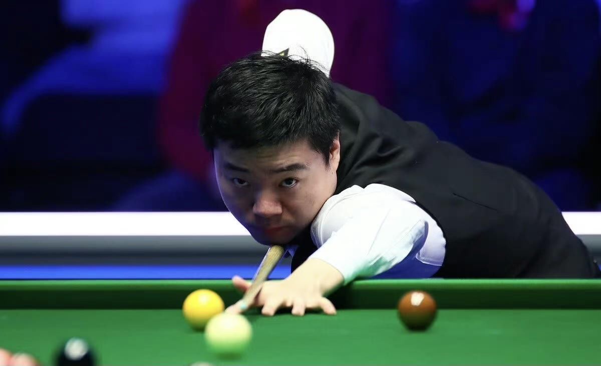 的中场核心 的中场核心